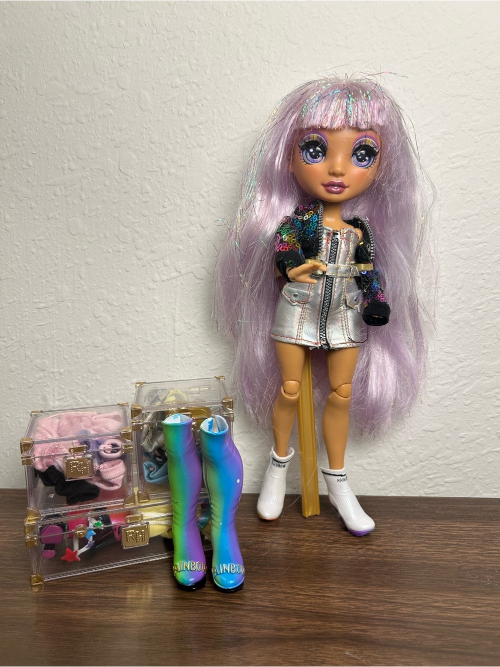 Rainbow High Avery Styles doll with accessories